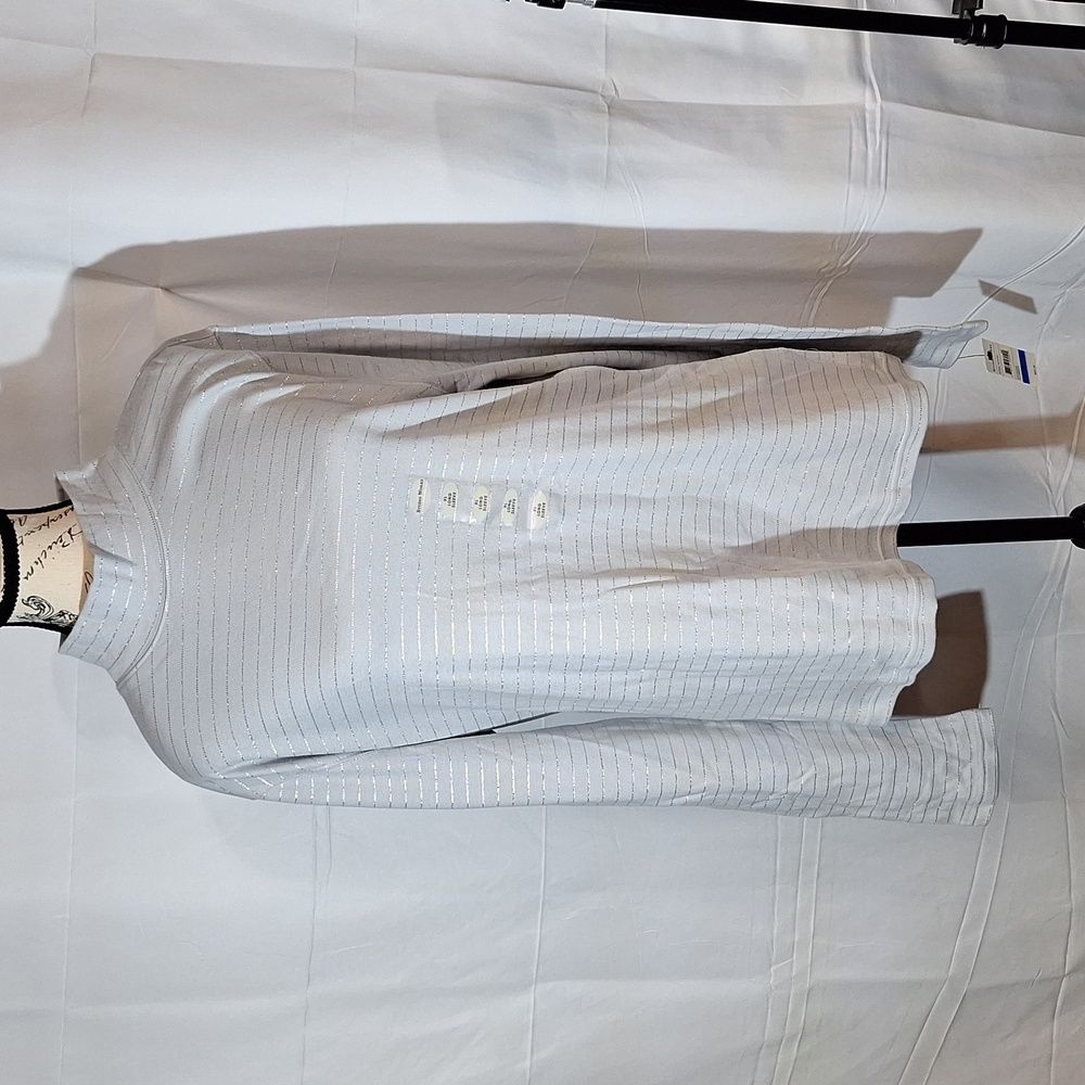 NEW WITH TAGS!!!! STUDIO WORKS XL TOP.